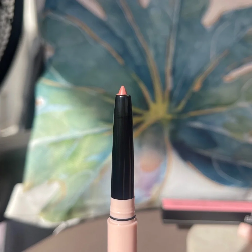 RealHer - Elegant Charm Lip Liner